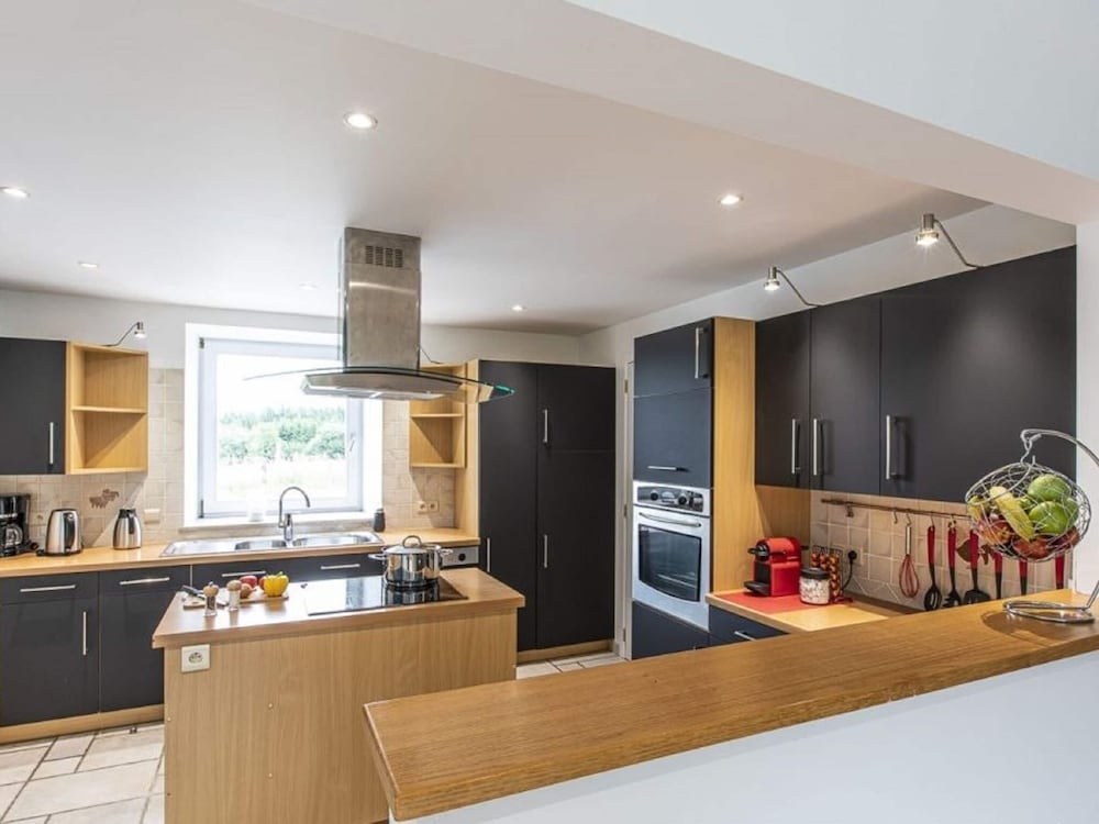 Tranquil Holiday Home in Manhay with Hot Tub near Ski Area view 2