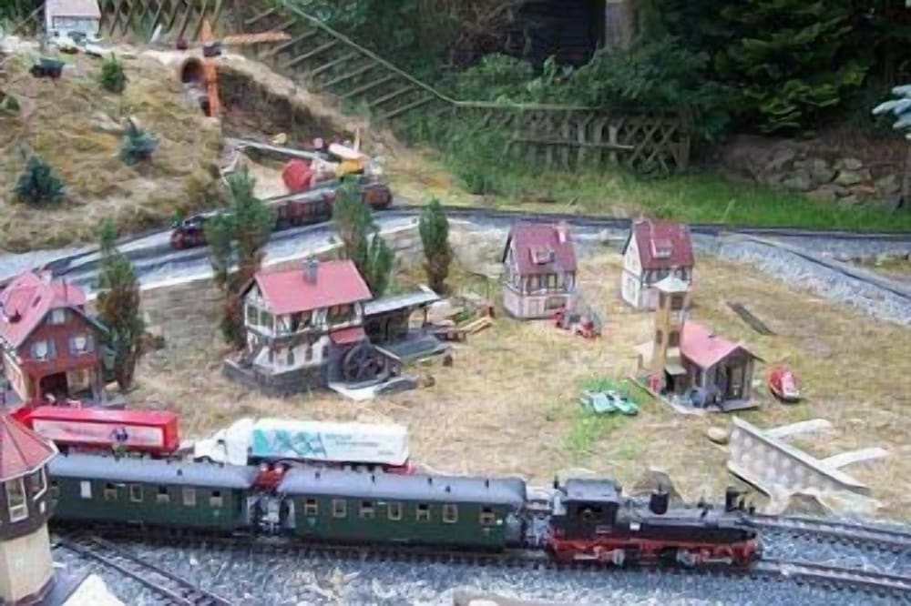 Photo 10