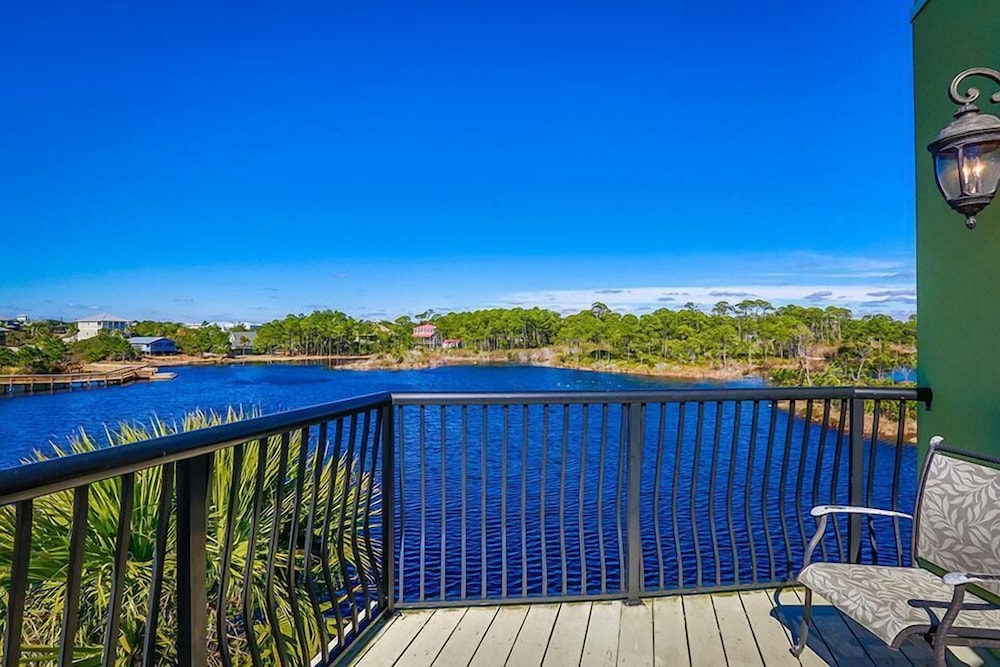 LILLY PAD 3 Bedroom Holiday Home by Five Star Properties