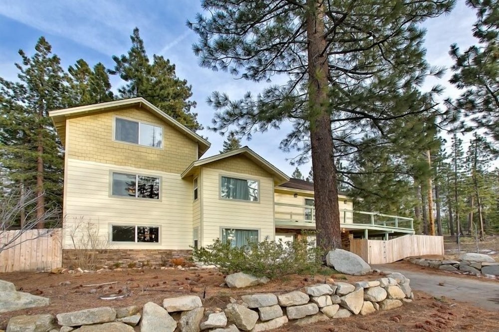 Sequoia Chalet 5 Bedroom Home