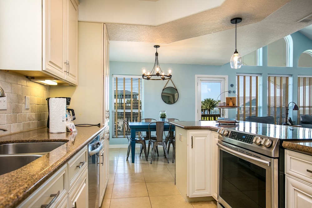 Margaritaville on the Bay by Ryson Vacation Rentals
