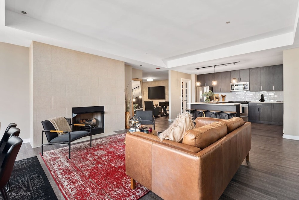 Lake View Penthouse Top Amenities Unit Laundry