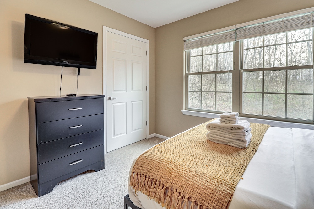 Family-friendly Townhome: 16 Mi to Pittsburgh! - Property Image 26