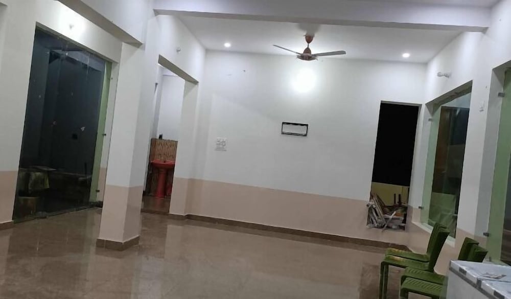 Sri Shakti Hotel & Restaurant