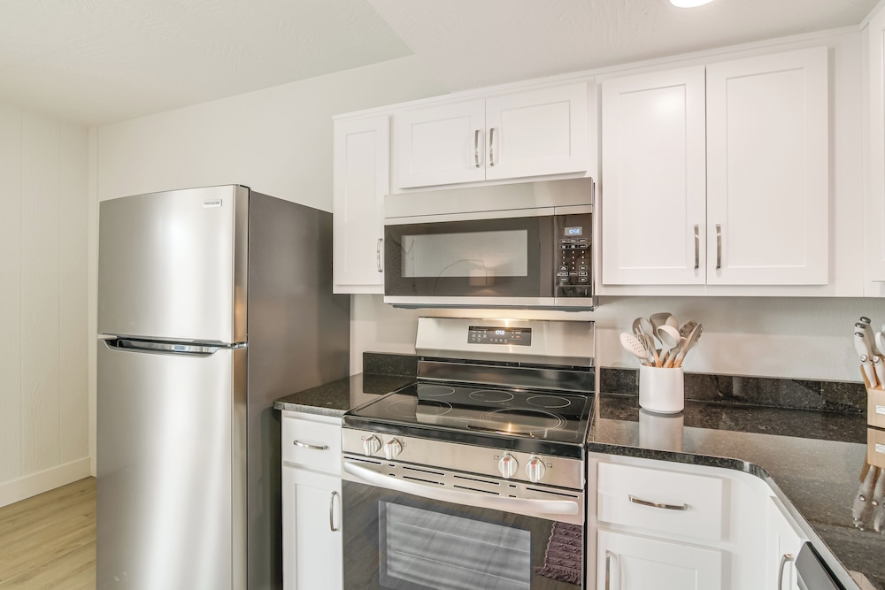 Walk to Branson Landing! Condo w/ Community Pools