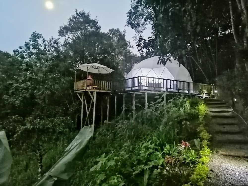 Lunamaluk Glamping By Rotamundos view 3