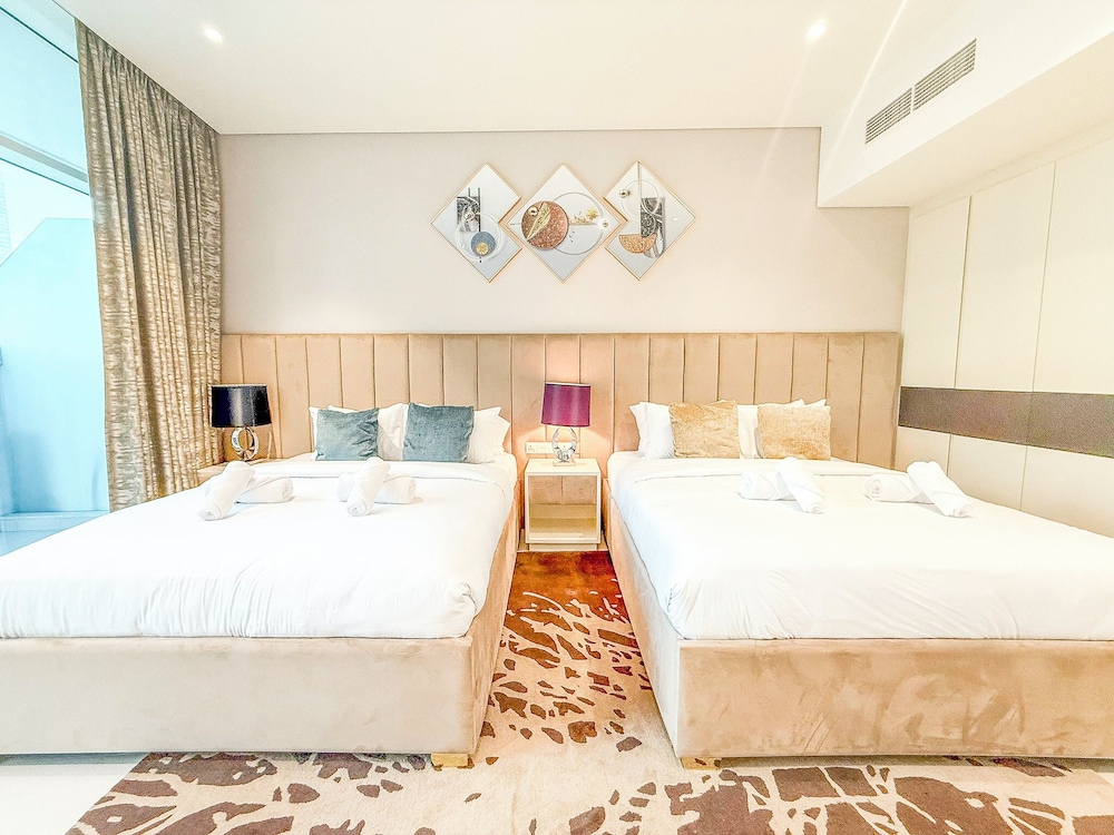 DAMAC Bay's Edge by DVH Luxe Retreats