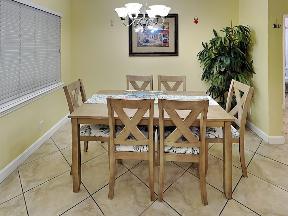 Barefoot Beach Resort B-201 by Distinctive Beach Rentals