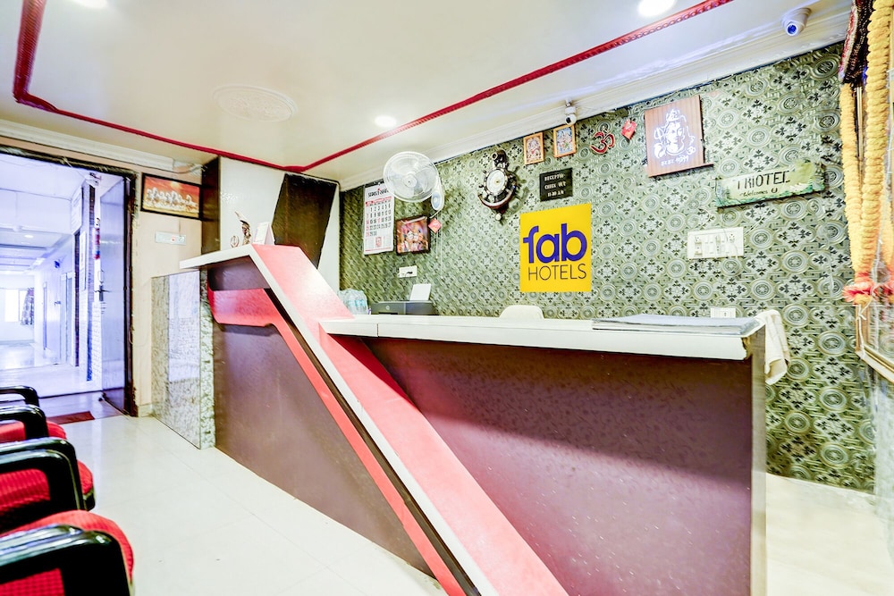 Fabhotel Triotel Inn