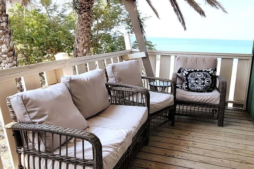 Madre Azul Bay House 3 Bedroom Home
