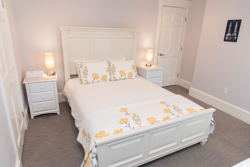 Portland Vacations - Inn On Peaks Island - Property Image 3