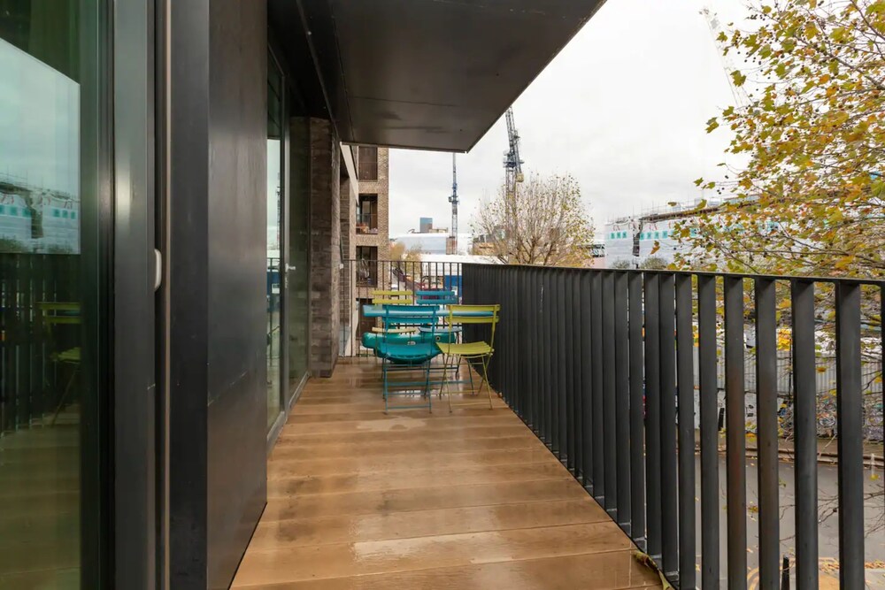 Modern Family Friendly 2 Bedroom Flat in Hackney Wick