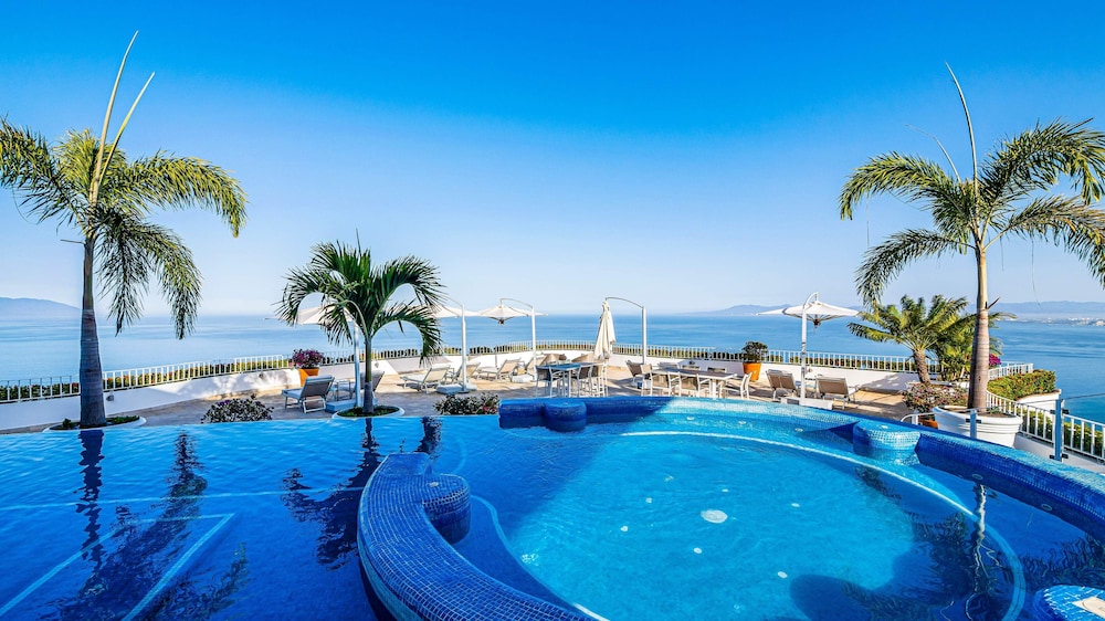 HOLT Grand Miramar Residences