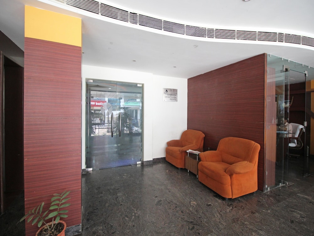 OYO 6438 Hotel Valley Plaza