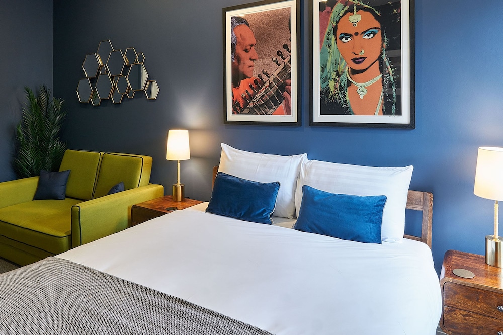Host Stay The Falkner Quarters I and II