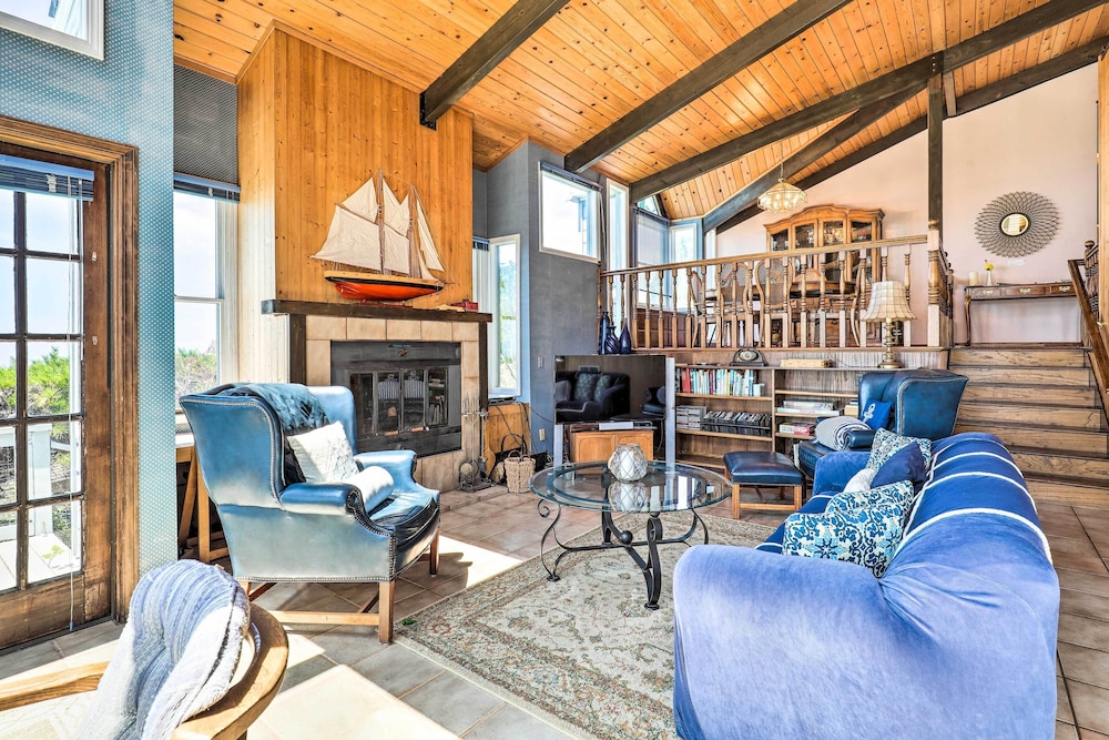 Oceanfront Irish Beach 'sea Haven' Home w/ Hot Tub