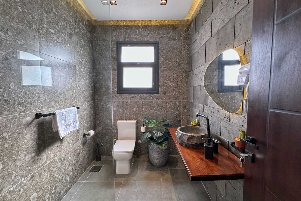 The Built-up 2 BDR Condo 15 min to CAI Airpt
