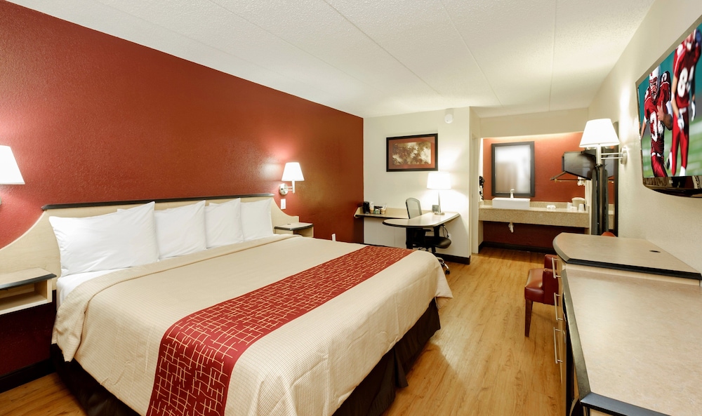 Columbus Vacations - Red Roof Inn Columbus West - Hilliard - Property Image 19