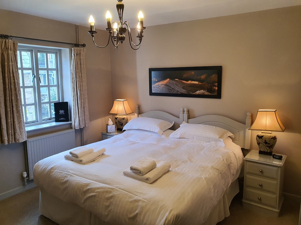 Dragon Inn Crickhowell
