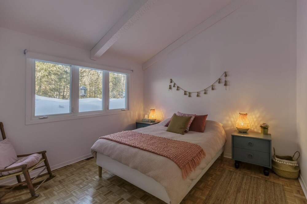 The Otter Lakehouse - Beautiful Cottage on the Lake With Lake Sports Included