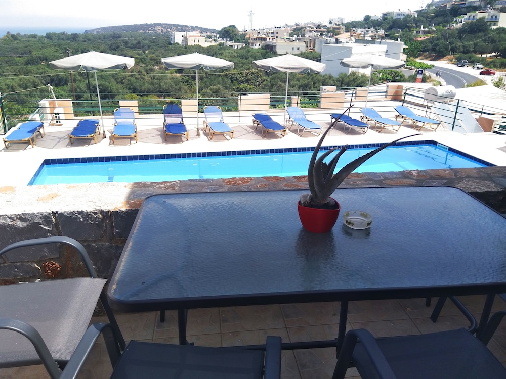 Kavousanos Apartments