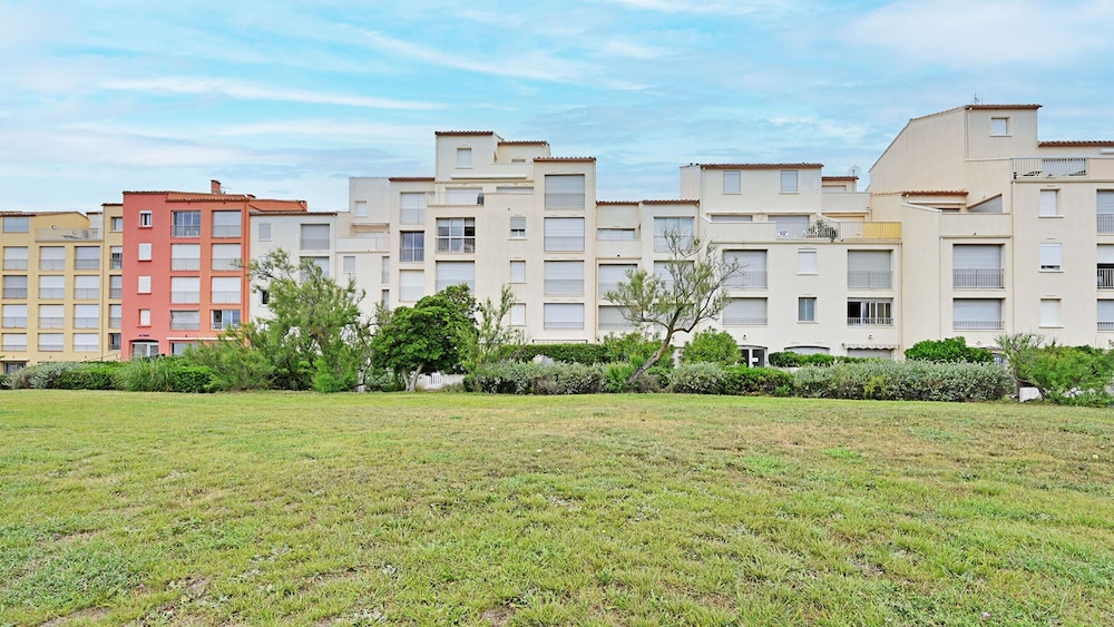 City-centered Comfort in Agde