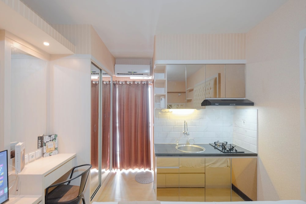 Nice and Comfy Studio at Cinere Resort Apartment