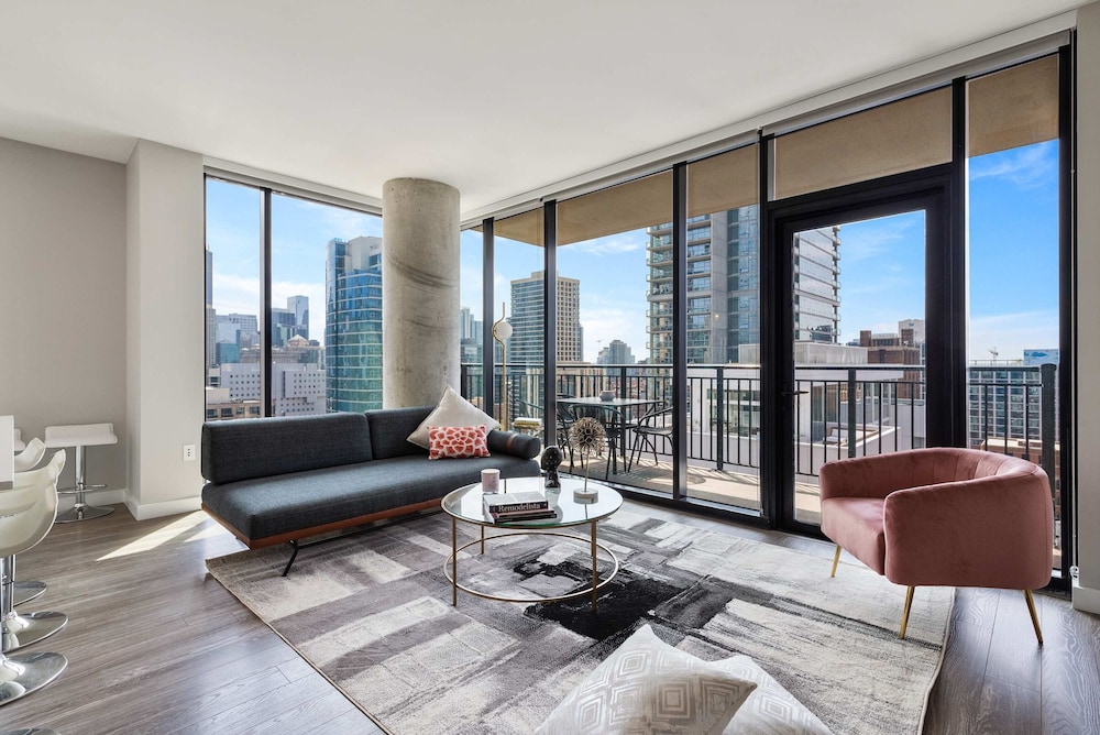 Gold Coast Group Stay 2 Modern 2BR Apartments