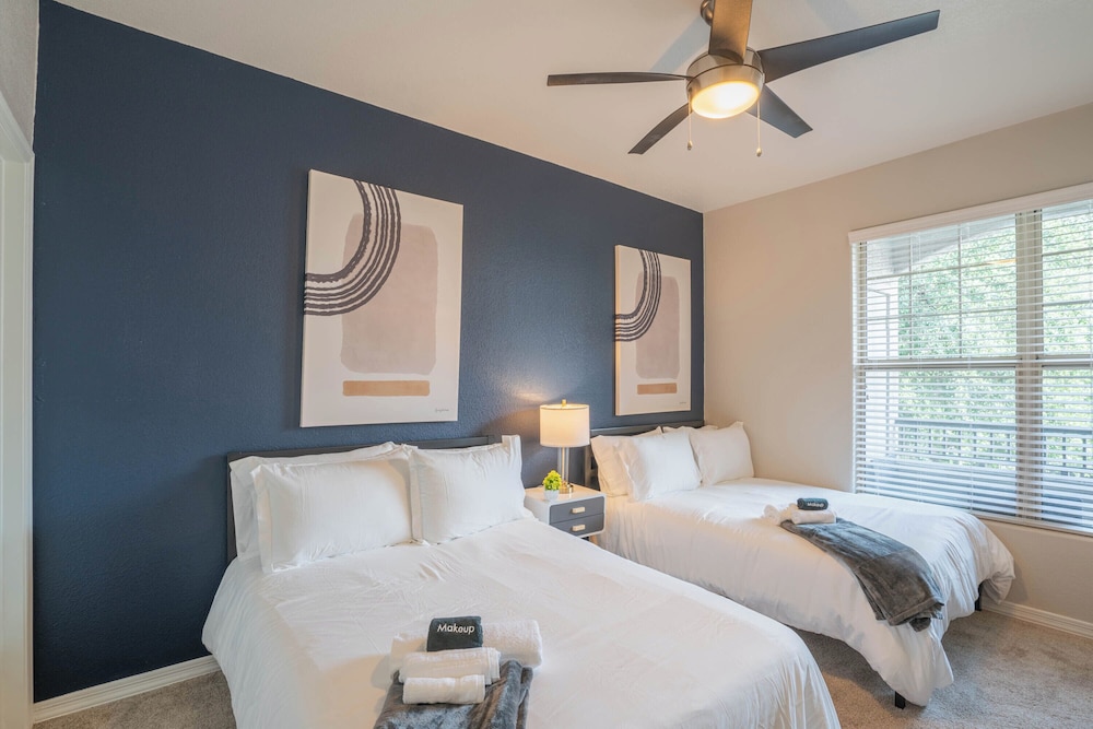ROVE LIVING/KB - Lex on Central