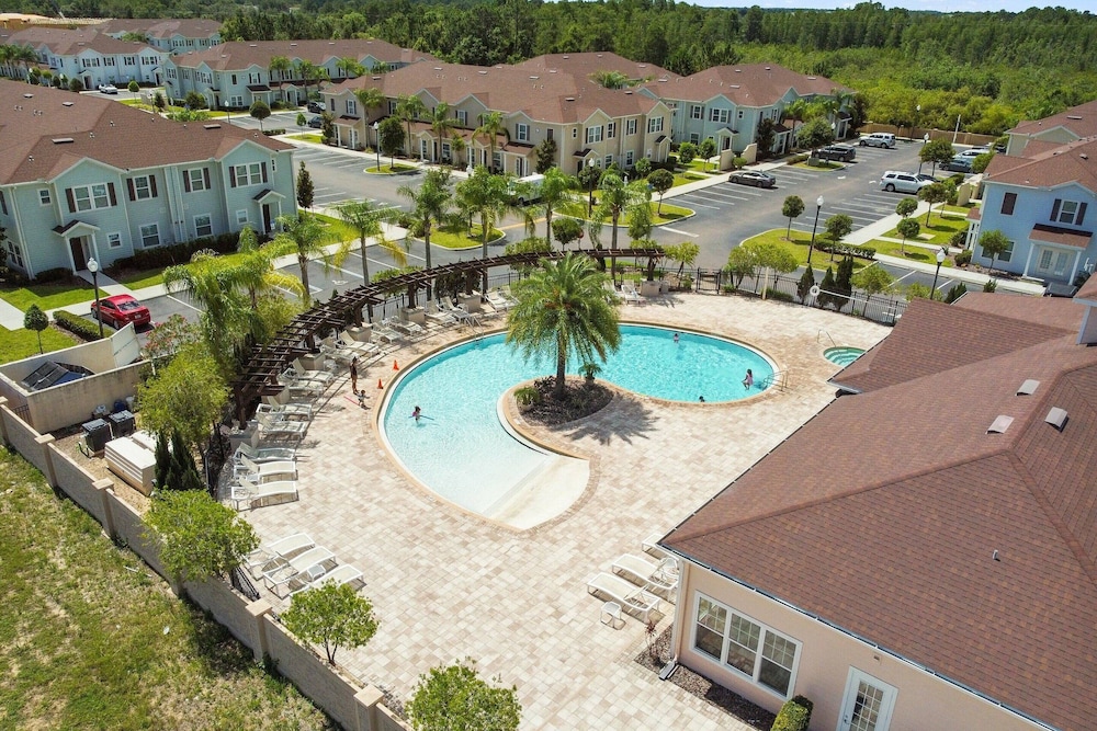 Lucaya 3BR Townhome 15min to Disney Gated