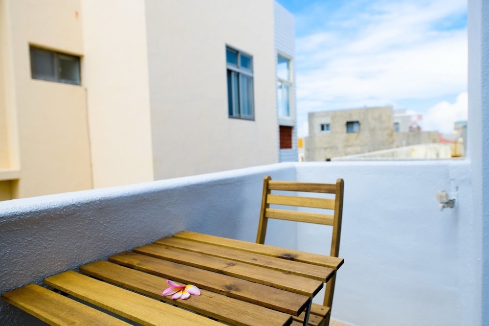 Summer Sea Hostel