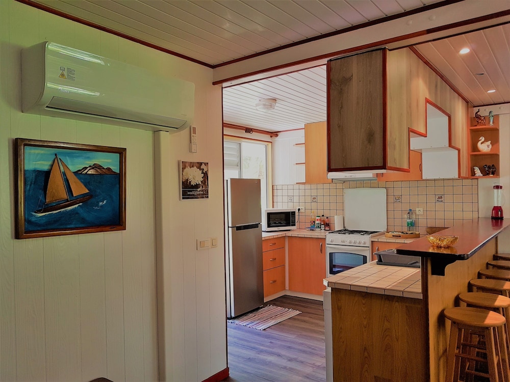 Huahine - Hibiscus House