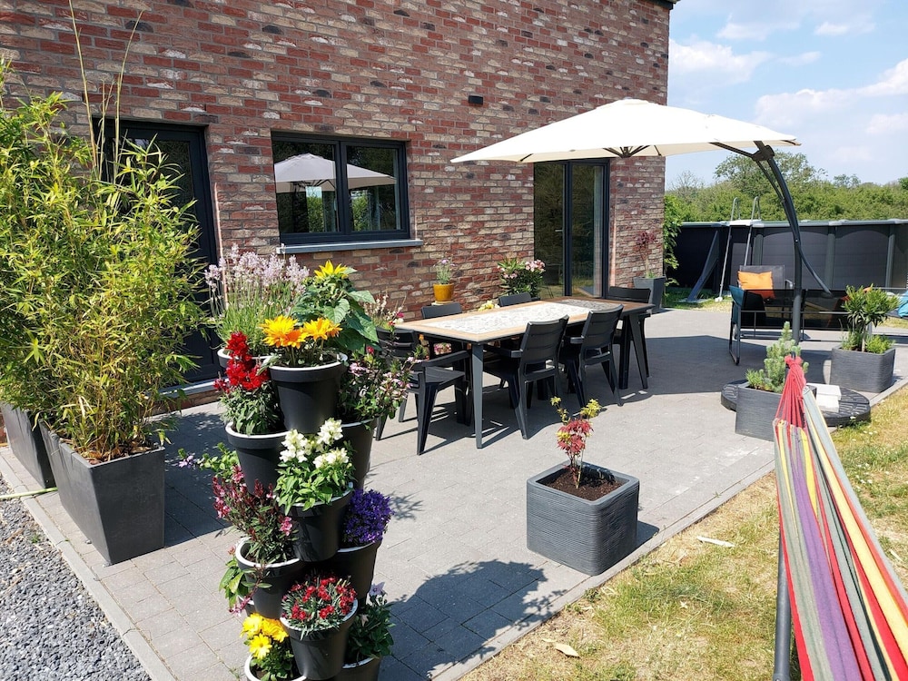 Holiday Home in Noiseux With Fenced Garden