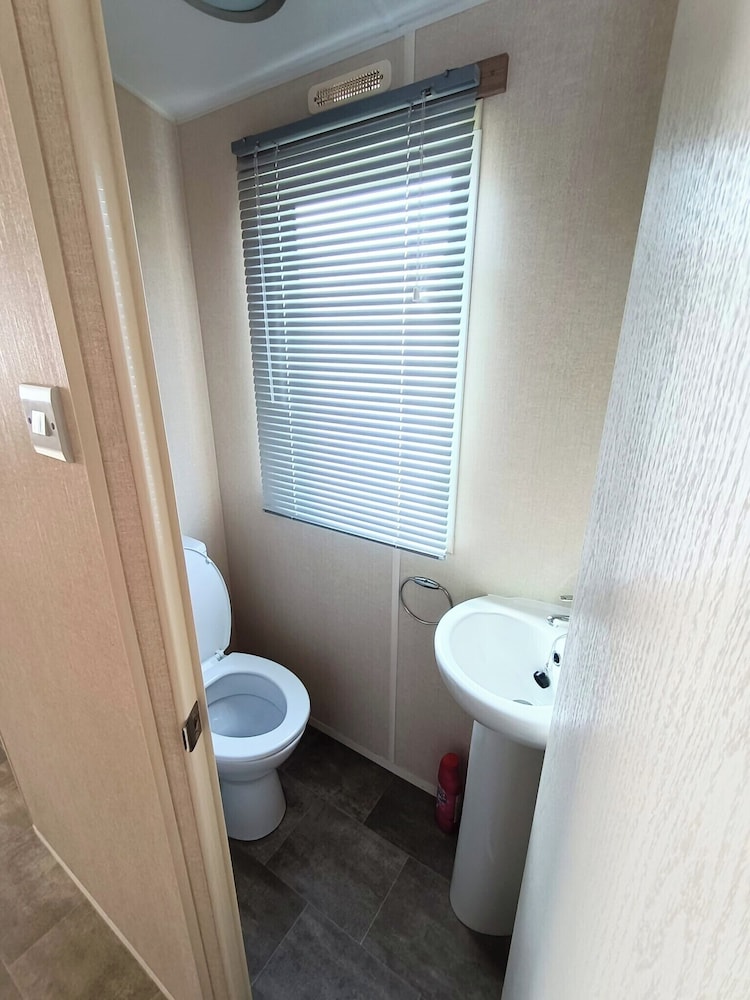 Butlin's Resort, Sleeps 6 w Parking & Pet-friendly