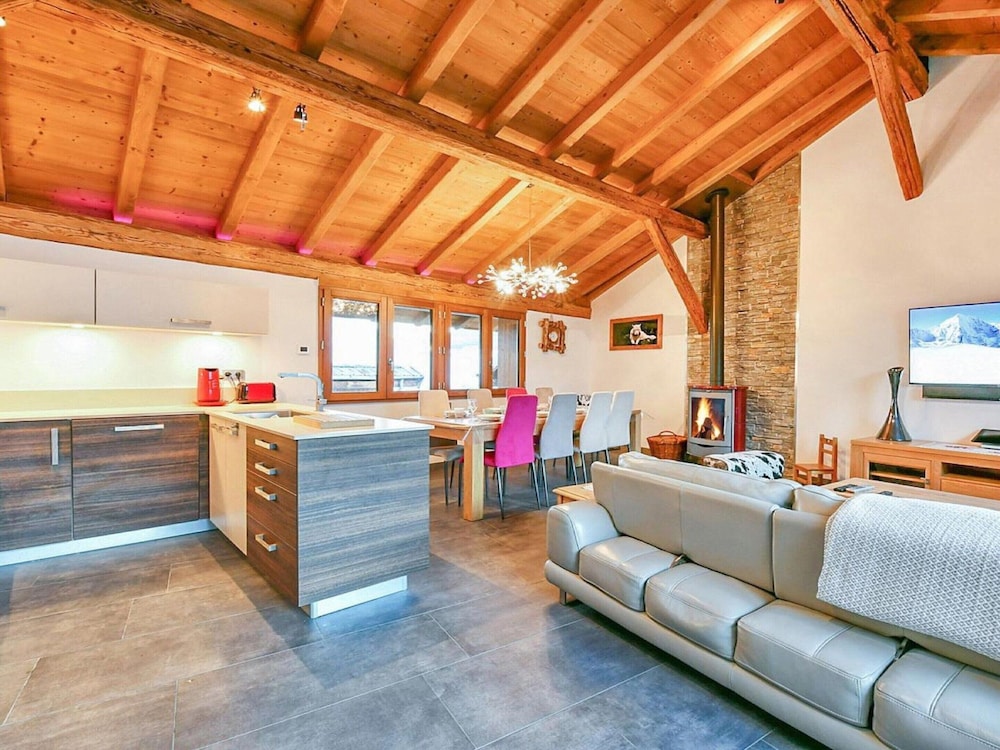 Cosy Chalet in Village of Les Allues photo 4