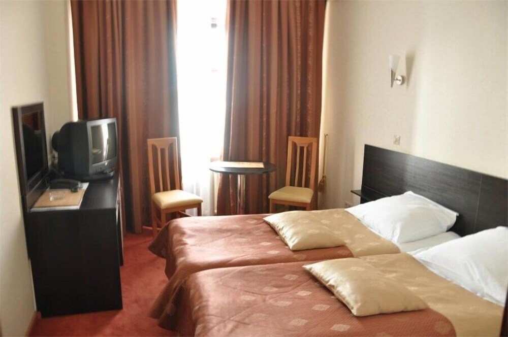Yug Hotel