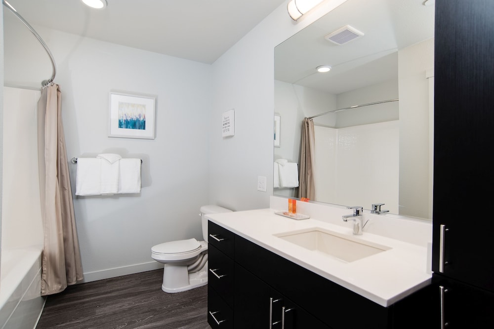Pelicanstay in Stadium District