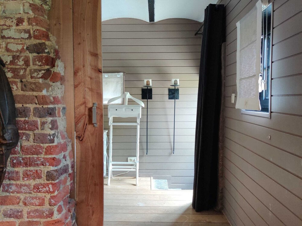 Pleasant Holiday Home in West Flanders with Enclosed Garden & Hot Tub