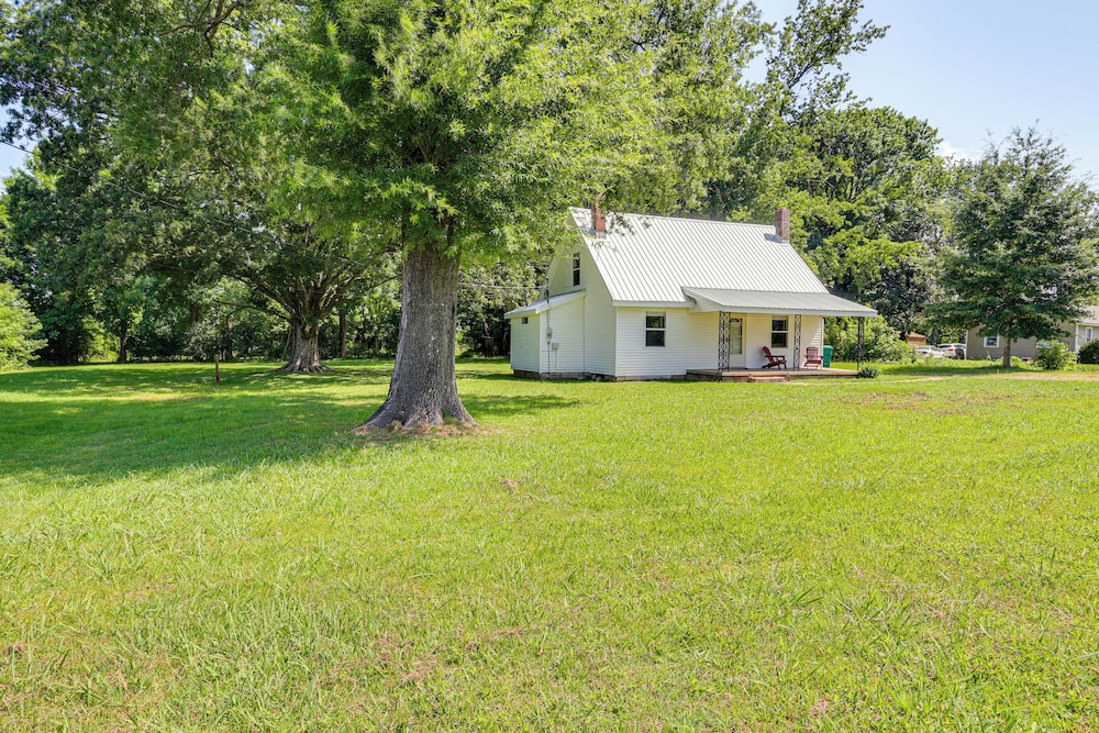 Near Hiking & Historic Sites: Jackson Home w/ Yard