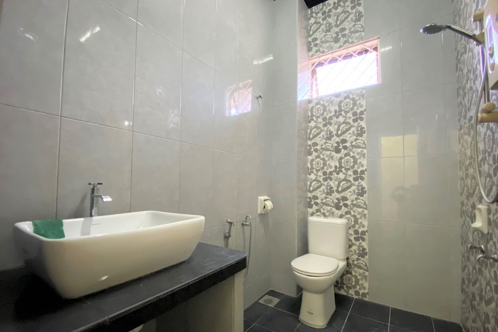 OYO 90199 Homely&cozy House photo 8
