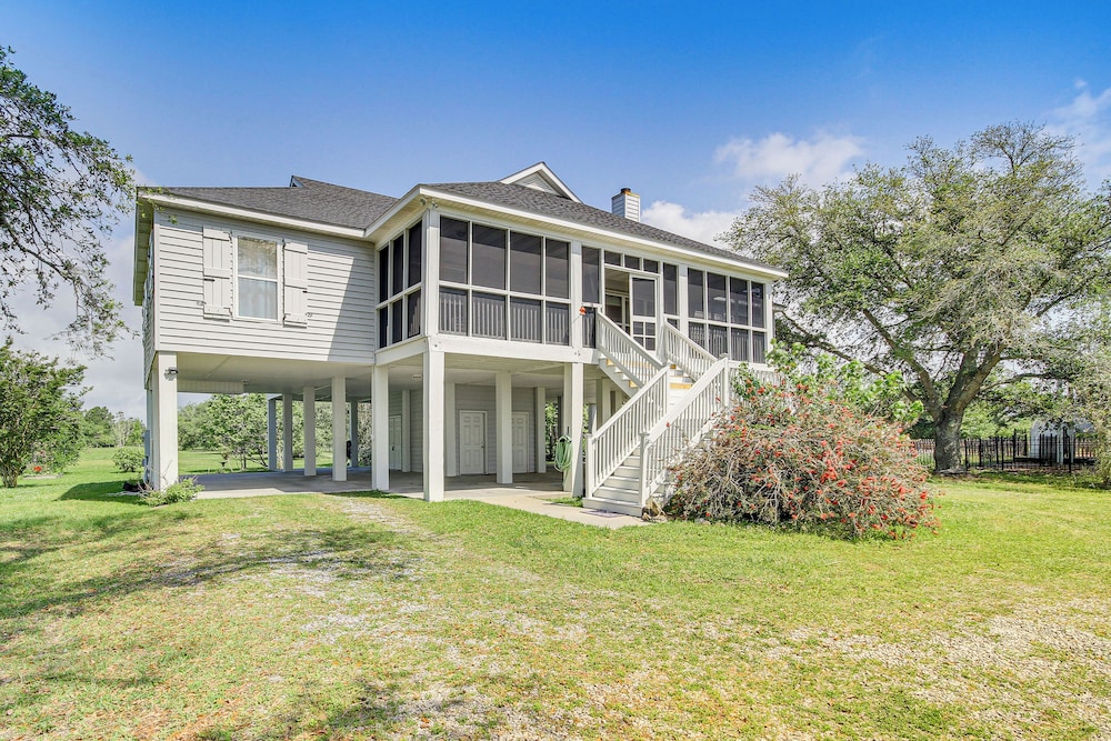 Waveland Vacation Rental - Walk to the Beach! view 2