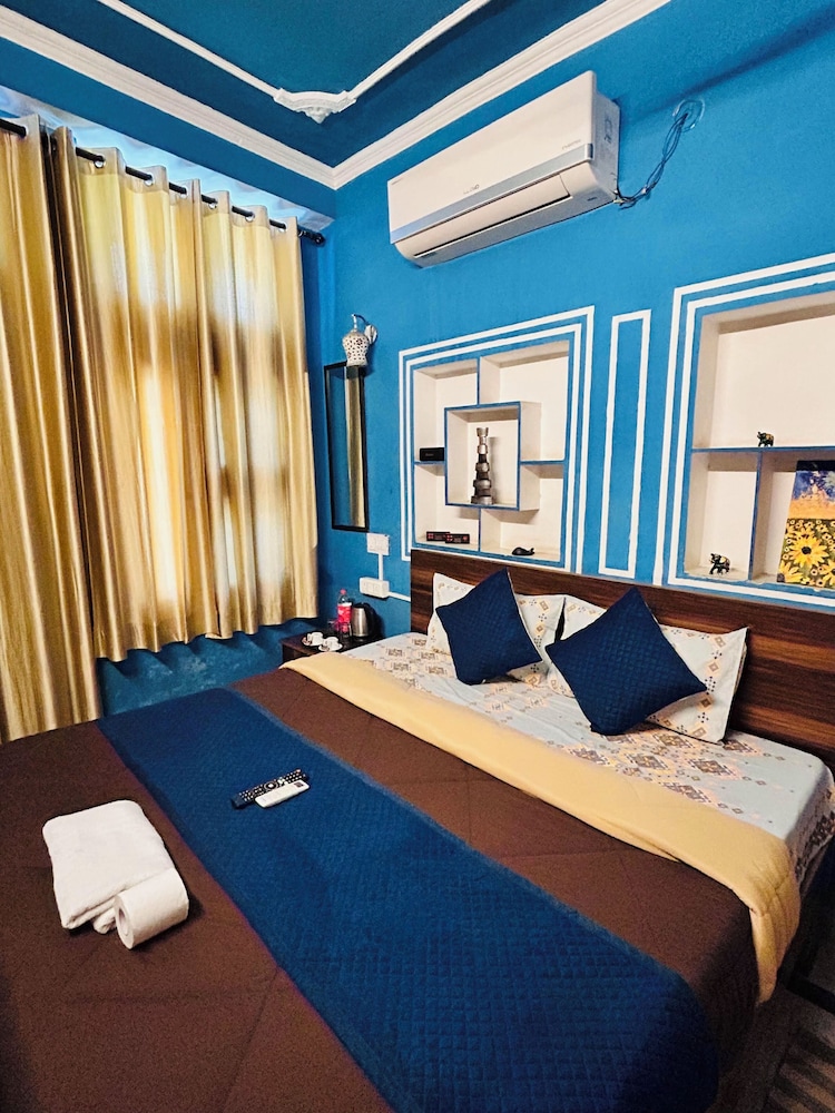The Pink Chapter Hostel, Jaipur