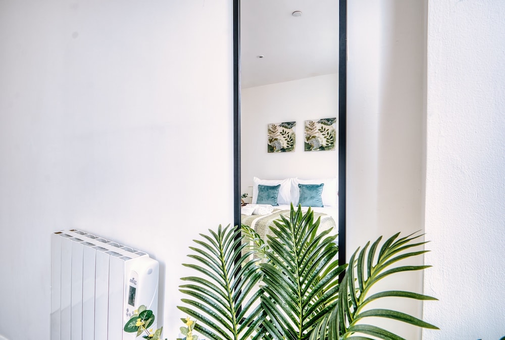 Stunning 2 Bed City Centre & Bute Park