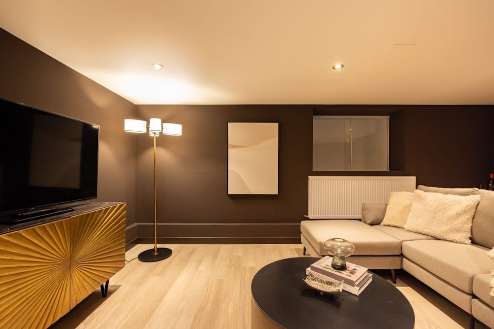 The Tyrwhitt Road Place - Lovely 2bdr Flat With Garden