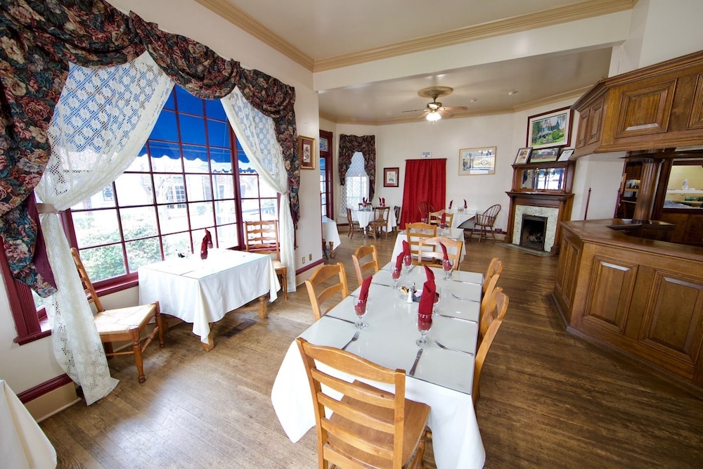 Irwin Street Inn