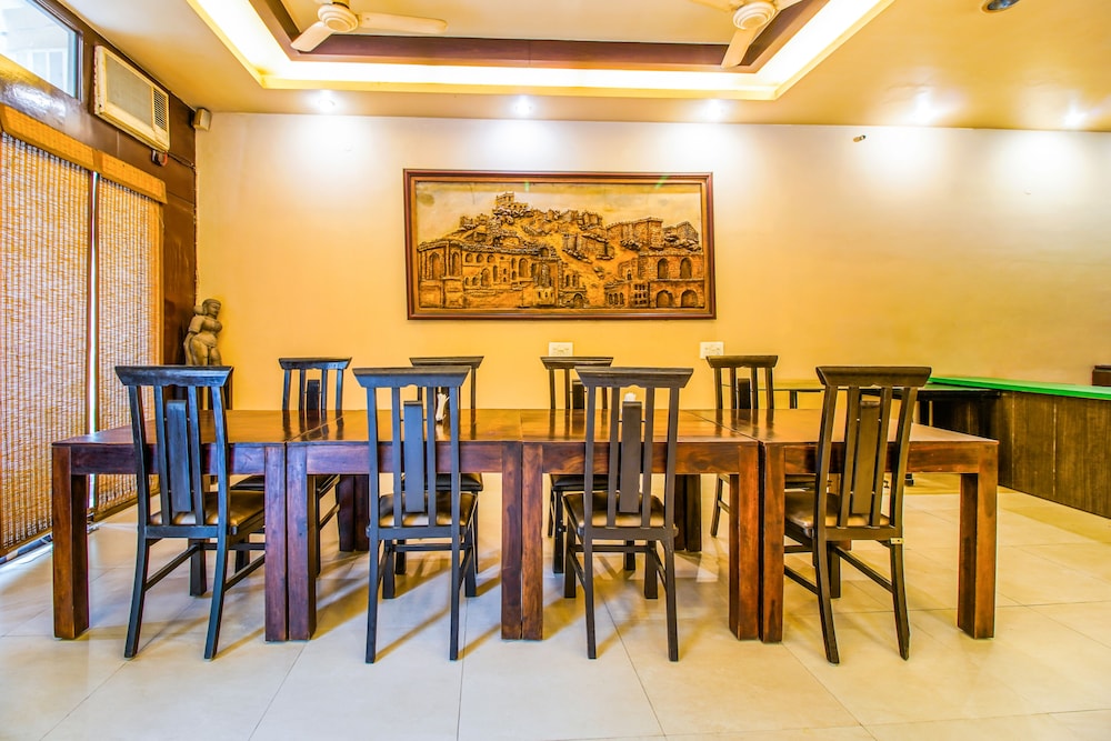 Noida Vacations - FabHotel Tavisha Villa - Property Image 5