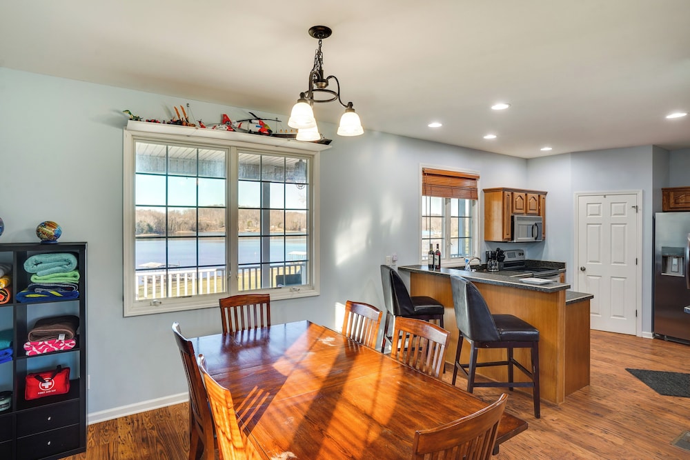Hot Tub, Dock & Views: Waterfront Home in Cadiz!