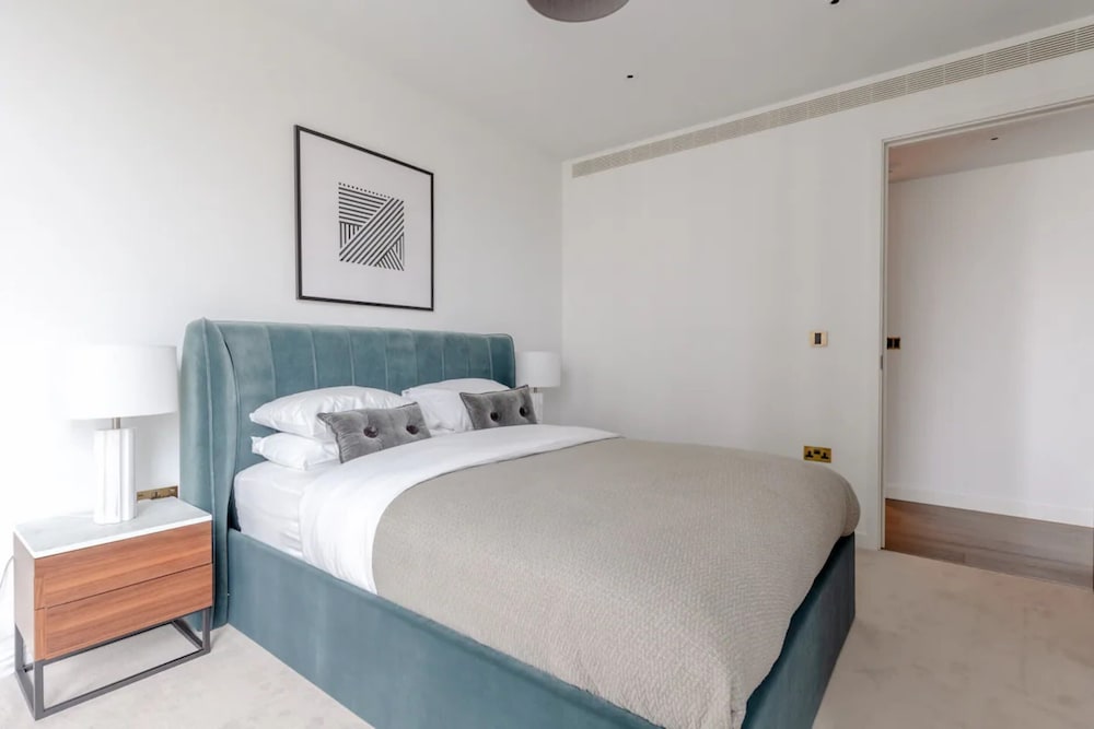 Luxurious 1BD Flat by the River Thames Near Vauxhall
