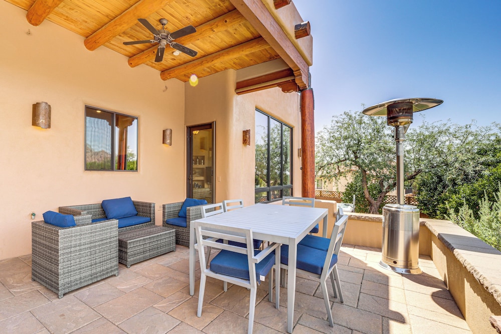1/2 Mi to Airport Mesa! Hot Tub Haven w/ Mtn Views