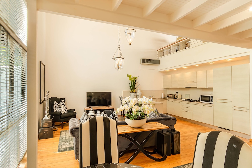 The Ivy Apartments